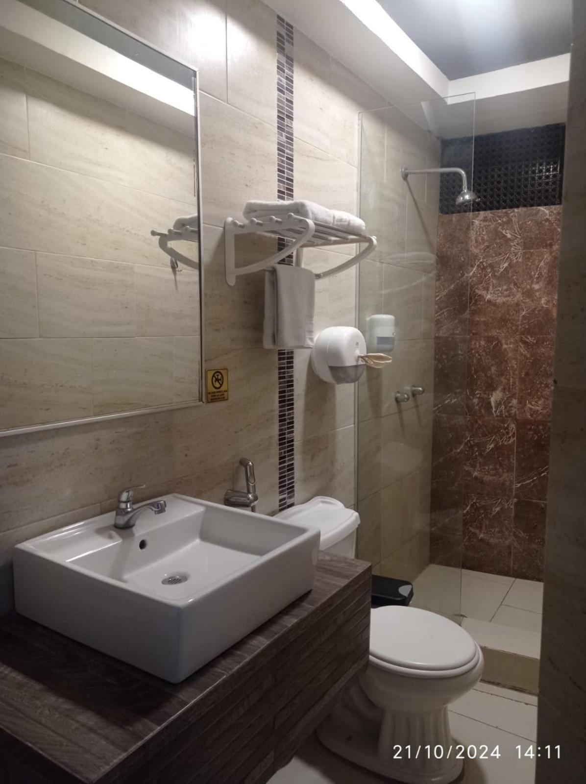 Hotel Presidente Internacional Гуаякуил Екстериор снимка